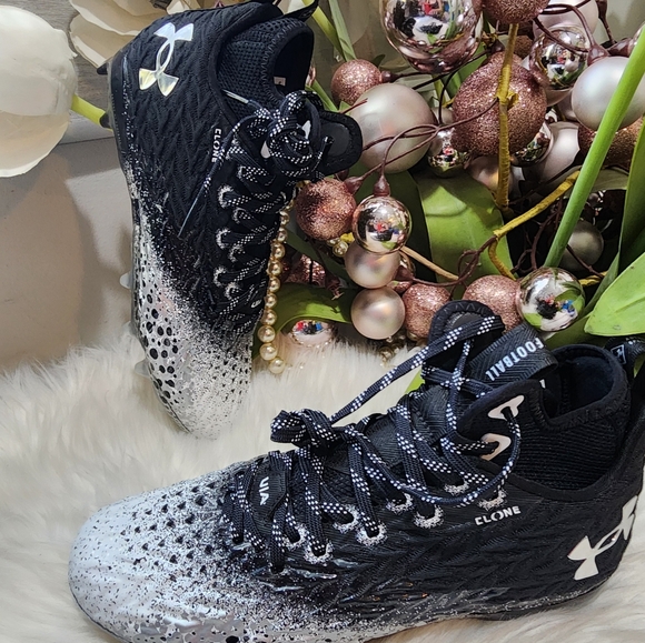 Under Armour Women's UA Spotlight Clone MC Football Cleats new - Picture 4 of 11